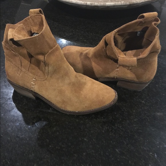 Dolce Vita Suede Ankle Boot - Picture 6 of 6